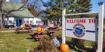 The exterior of Blue Toad Cidery at High View Farm in Roseland, Virginia